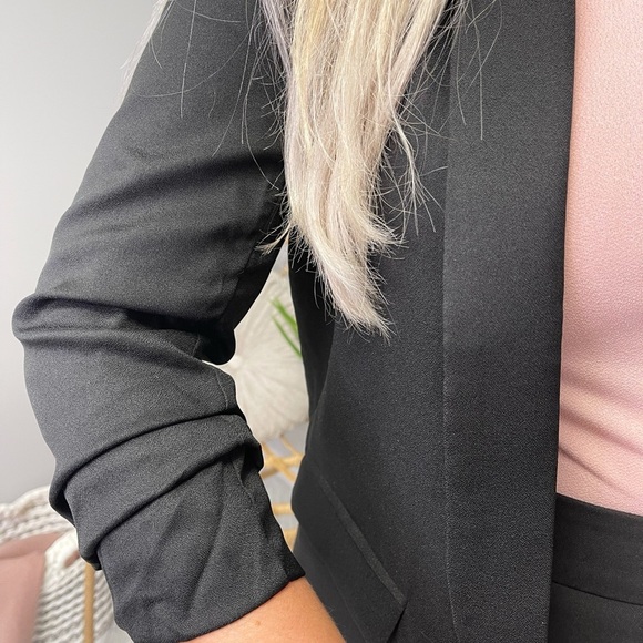 Women’s Black Blazer (Available Sizes S,M,L,1x,3x) - Picture 5 of 5